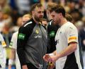 Bild: Sina Schuldt/dpa
Torwart Andreas Wolff (l) und Kapitän Johannes Golla (r) sind in das All-Star-Team der Handball-EM gewählt worden. (Archivbild)