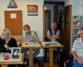 Bild: ubb
Bei der Jubiläumslesung trugen unter anderem Julia Birkner, Marianne Stangl (vorn am Pult), Erich Neiser, Raimund A. Mader und Werner Robl (v. li.) eigene Texte vor.