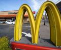 Bild: Gene J. Puskar/AP
Bei McDonald's in den USA soll Kaviar zu Nuggets verschenkt werden - aber nur für wenige. (Archivbild)