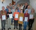 Bild: Birkner
Ehrungen bei der Bäckerei Seer, vorne von links: Heiko Pötzsch, Ute Göhl, Michaela Hofmann, Marianne Reichl, Maria Schöner, Adelheid Nehmann. Hintere Reihe von links: Seniorchef Herbert Seer mit Ehefrau Helga, Rita und Herbert Seer junior.