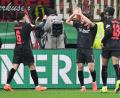 Bild: Federico Gambarini/dpa
Leverkusens Jonas Hofmann (m) jubelt über sein Tor zum 3:0 gegen den FC St. Pauli.