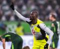 Bild: David Inderlied/dpa
Rettete seine Mannschaft: BVB-Torjäger Serhou Guirassy.