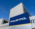 Bild: Jerry Lampen/anp/dpa
EU-Polizeibehörde Europol in Den Haag: Fahnder stoppen in 18 Ländern Falschgeld im Wert von 1,2 Milliarden Euro. Die meisten Blüten kamen aus China. (Symbolbild)