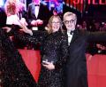 Bild: Christoph Soeder/dpa
Donata und Wim Wenders zusammen bei der Berlinale.