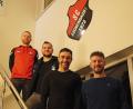 Bild: jma
im Bild von links: Vorsitzender Michael Brüchner, Sportleiter Felix Dilling, Ersin Tiryaki und Benjamin Scheidler
