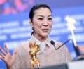 Bild: Britta Pedersen/dpa
Ein Hollywoodstar auf der Berlinale: Michelle Yeoh.