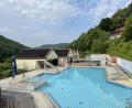 Archivbild: lei
Das Hirschbacher Freibad bleibt trotz Defizit im Haushalt von 38.000 Euro in der Saison 2026 in Betrieb. Der Gemeinderat stimmte zu.