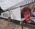 Bild: Ty ONeil/AP/dpa
Mit Plakaten versuchen Anwohner die Suche nach der verschwundenen Seniorin Nancy Guthrie in Tuscon, Arizona, zu unterstützen.