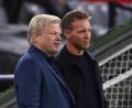 Bild: Sven Hoppe/dpa
Oliver Kahn (l) mit Bundestrainer Julian Nagelsmann. (Archivbild)