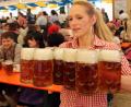 Archivbild: Gerhard Götz
Das Schwandorfer Volksfest bekommt heuer mit Bastian Schuhmann einen neuen Festwirt. Das Festbier liefert weiterhin die Brauerei Naabeck.