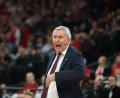 Bild: Matthias Stickel/dpa
Bayern-Trainer Svetislav Pesic sah eine chancenlose Münchener Mannschaft. (Archivbild)