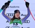 Bild: Marco Trovati/AP/dpa
Emma Aicher jubelt über Platz zwei im zweiten Super-G von Soldeu.