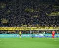 Bild: Federico Gambarini/dpa
Die Dortmunder Fans solidarisierten sich mit den Bayern-Anhängern.