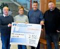 Bild: Petra Kummer
Spenden statt Geschenke: Steven Erfmann, Vertriebsleiter der Firma Bergler (l.) und Prokurist Florian Eder (r.) überreichten an die stellvertretende HPZ-Vorstandsvorsitzende Brigitte Kraus (2. v. l.) und an Aufsichtsrat Max Hohlrüther (2. v. r.) den Spendenscheck über 2500 Euro.