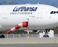 Bild: Arne Dedert/dpa Pool/dpa
Die Bundesregierung schickte einen Lufthansa-Airbus zu einem ersten Evakuierungsflug nach Oman. (Archivbild)