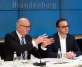 Bild: Soeren Stache/dpa
Dietmar Woidke, Brandenburgs Regierungschef, und Jan Redmann, CDU-Landesvorsitzender, präsentieren ihre Ziele für eine gemeinsame Koalition.