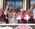 Bild: Karl-Josef Hildenbrand/dpa
Der FC Bayern hat schon oft den Sieg der Meisterschaft auf dem Balkon des Münchner Rathauses gefeiert. (Archivbild)