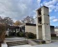 Bild: Gabi Schönberger
Der Flachbau mit dem markanten Glockenturm sucht ab April eine neue Nutzung. Das evangelische Gemeindezentrum Kreuz Christi wird verkauft.