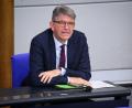 Bild: Bernd von Jutrczenka/dpa
Kulturstaatsminister Wolfram Weimer findet seine Entscheidung zum Ausschluss dreier Buchläden vom Deutschen Buchhandlungspreis richtig. (Archivbild)