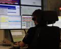 Bild: olr
Ein Disponent bei der ILS Weiden: Hier werden sämtliche Notrufe aus Weiden, Neustadt/WN und Tirschenreuth koordiniert.
