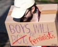 Bild: Hannes P. Albert/dpa
Boys will be Boys? Ein Teilnehmer einer Frauentagsdemonstration spricht sich dafür aus, dass Jungs lieber Feministen werden. (Archivbild)