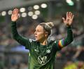 Bild: Swen Pförtner/dpa
Wer will nach Köln fahren? Svenja Huth steht mit dem VfL Wolfsburg schon mal im Halbfinale. (Archivbild)