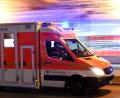 Bild: Carsten Rehder/dpa
Eine verletzte Person wurde in ein Krankenhaus gebracht. (Symbolbild)