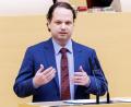 Bild: Matthias Balk/dpa
Das Abgeordnetenbüro des AfD-Politikers René Dierkes ist von der Staatsanwaltschaft durchsucht worden, gegen ihn wird unter anderem wegen des Verdachts der Volksverhetzung ermittelt. (Archivbild)