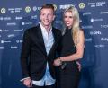 Bild: picture alliance / Paul Zinken/dpa
Ex-Nationalspieler Marco Reus mit Ehefrau Scarlett Gartmann. (Archivfoto)