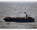 Bild: Emilio Morenatti/AP/dpa
Vor Lampedusa ist ein Boot mit MIgranten gesunken - ein Kind wird vermisst. (Archivbild)
