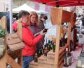Bild: Konrad Rosner
Warum nicht mal einen leckeren Wein genießen? Ein Spirituosenstand war eine Attraktion beim Josefi-Markt.