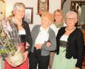 Bild: Erwin Kolb
Irmgard Faderl gratuliert der Jubilarin Hildegard Eckert mit Helga Sperber und Ursula Zimmer.