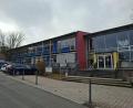 Bild: prh
Bereits seit 30 Jahren gibt es das Schulgebäude der St.-Felix-Schule in der Josef-Blau-Straße. Das Gebäude ist versetzt angeordnet, klar strukturiert, übersichtlich und hell.