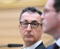 Bild: Bernd Weißbrod/dpa
Cem Özdemir will mit Manuel Hagel offizielle Gespräche über eine Regierungszusammenarbeit führen.