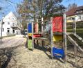 Bild: Norbert Weis
Im Rahmen der umfassenden Sanierung der Kindertagesstätte St. Vitus erfolgte auch die Neugestaltung des Außenbereichs: Blick auf ein neues Spielgerät, an dem sich die Kleinen vergnügen können.