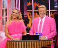 Bild: Willi Weber/RTL/Raab Entertainment/dpa
Ganz in Pink: Barbara Schöneberger und Stefan Raab spielen Barbie und Ken. (Handout)