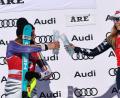 Bild: Marco Trovati/AP/dpa
Wer gratuliert wem beim Weltcup-Finale? Emma Aicher (links) und Mikaela Shiffrin stehen vor einem großen Showdown. (Archivbild)