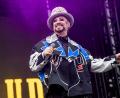 Bild: Amy Harris/Invision via AP/dpa
Der britische Popstar Boy George soll beim diesjährigen Eurovision Song Contest (ESC) auftreten. (Archivbild)
