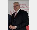 Archivbild: Sparkasse Oberpfalz Nord 
Dr. Jens Michael Heine beendet seinen Vorstandsvertrag bei der Sparkasse Oberpfalz Nord auf eigenen Wunsch zum 31. Dezember 2026.