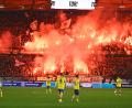 Bild: Swen Pförtner/dpa
Pyrotechnik im Fanblock von Hannover 96 beim Derby gegen Eintracht Braunschweig.