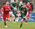 Archivbild: Hubert Ziegler
Simon Pirner (rechts) von der DJK Ammerthal hat in dieser Szene den Ball fest im Griff. In Schwabach hofft die DJK auf mehr Punkte als zuletzt beim 1:1 gegen Feucht.