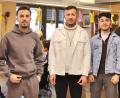 Bild: Thomas Dobler
Bader, Youssef, Ali und Mohamad (von links): Vier junge Männer aus Syrien in ihren Zwanzigern, die im Schwandorfer Elisabethenheim arbeiten und von Abschiebung bedroht sind.