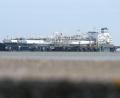 Bild: Lars Penning/dpa
An den deutschen LNG-Terminals wurde zuletzt so viel LNG angelandet wie noch nie zuvor. (Archivbild)