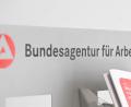 Bild: Bernd Weißbrod/dpa
Die Zahl der Arbeitslosen in Deutschland bleibt auch im März oberhalb der Grenze von drei Millionen.
