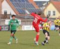 Bild: Gebert
Kreisliga-2-Spitzenreiter SV Poppenreuth (gelb-schwarze Trikots), Szene vom 3:1-Sieg beim SV Mitterteich II, ist über Ostern doppelt gefordert: beim VfB Rehau und zu Hause gegen die (SG) Selb-Plößberg/Schönwald.