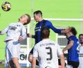 Bild: A. Schwarzmeier
Patryk Bytomski (Mitte) beim Kopfball: Die SpVgg SV Weiden landete mit 2:0 gegen den ATSV Erlangen den fünften Sieg in Folge.