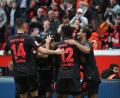 Bild: Fabian Strauch/dpa
Leverkusen jubelt über das 5:3 gegen Wolfsburg.