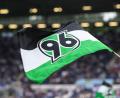 Bild: Swen Pförtner/dpa
Hannover 96 berichtet über einen Rassismus-Vorfall beim Spiel seines Regionalliga-Teams. (Archivbild)