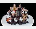 Bild: Saso Avsenik und seine Oberkrainer/exb
Saso Avsenik und seine Oberkrainer haben ein musikalisches Erbe angetreten.