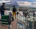 Bild: Peter Kneffel/dpa
Wegen des festgefahrenen Tarifkonflikts bei Lufthansa fallen wieder hunderte Flüge aus.